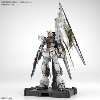 【画像】最高峰ガンプラ『νガンダム』、“化け物スペック”に驚愕の声「6万6000円でも安く感じる」