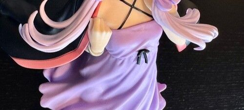【画像】『フィギュアのパンツが反射で写るまで台座を研磨する』とかいう頭のおかしい男、発見される